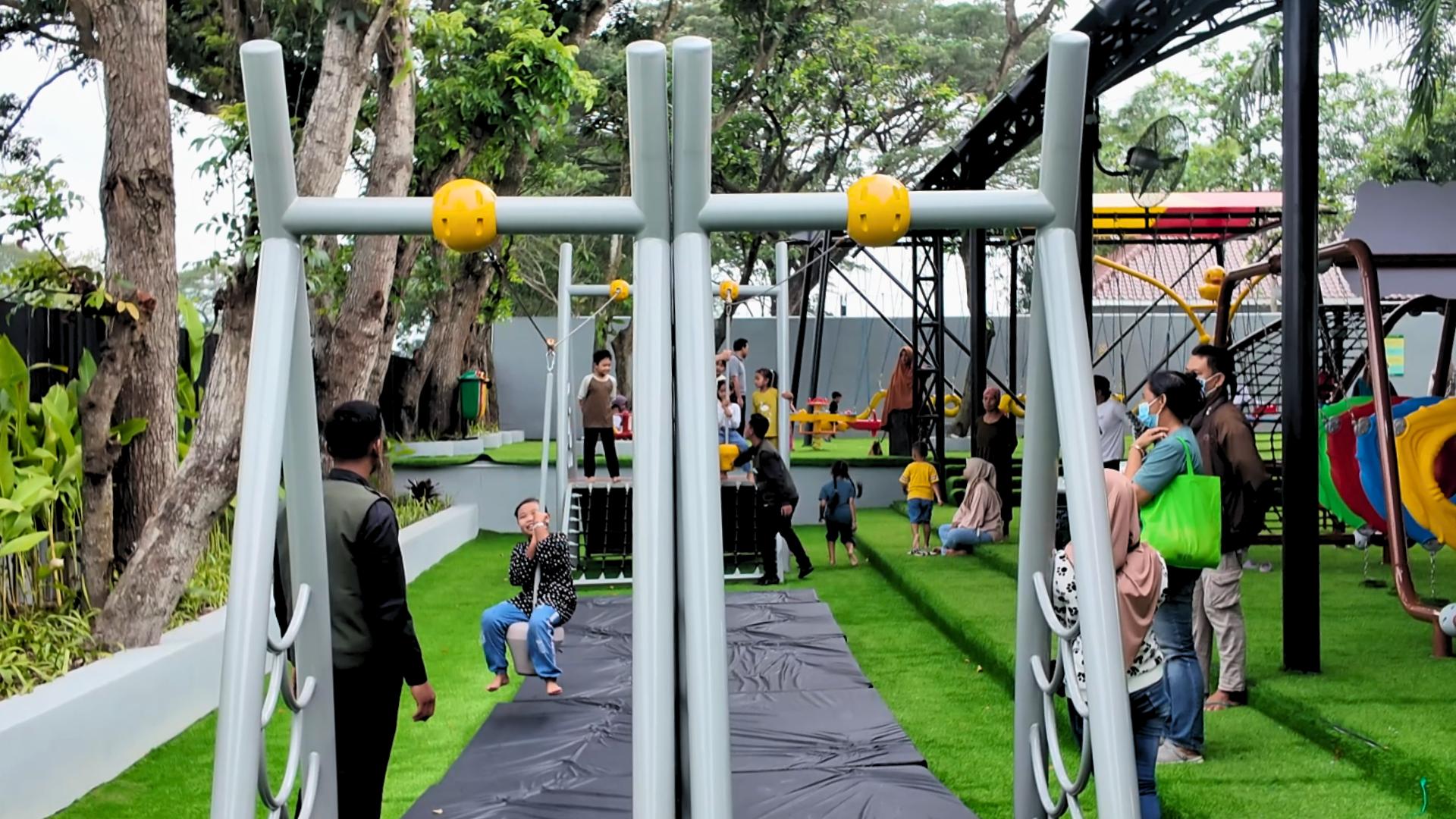 Foto 2 The Nice Playland Madiun