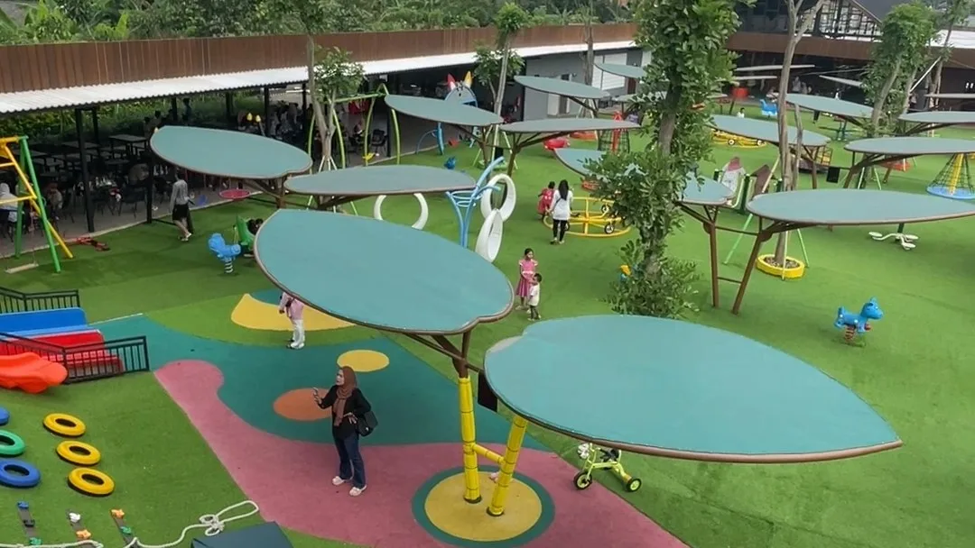 The Nice Playland Pasar Kemis