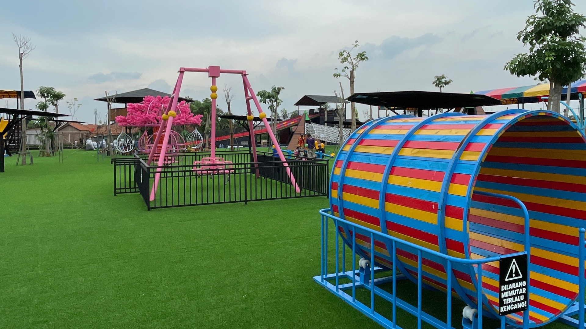Foto 2 The Nice Playland Karawang